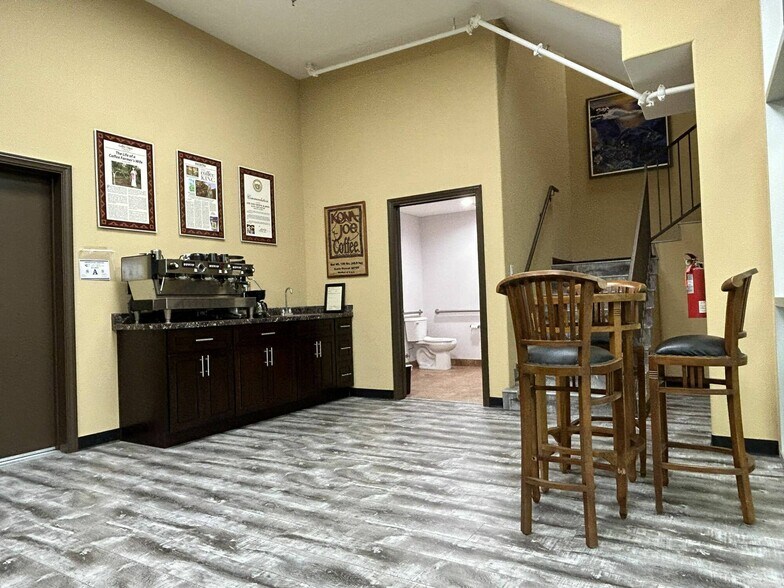 More Photos Of 2950 E Sunset Rd, Las Vegas Showroom For Sale