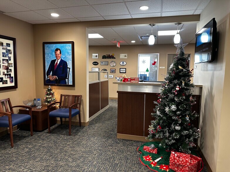 More Photos Of 377 Oak St, Garden City Office For Sale