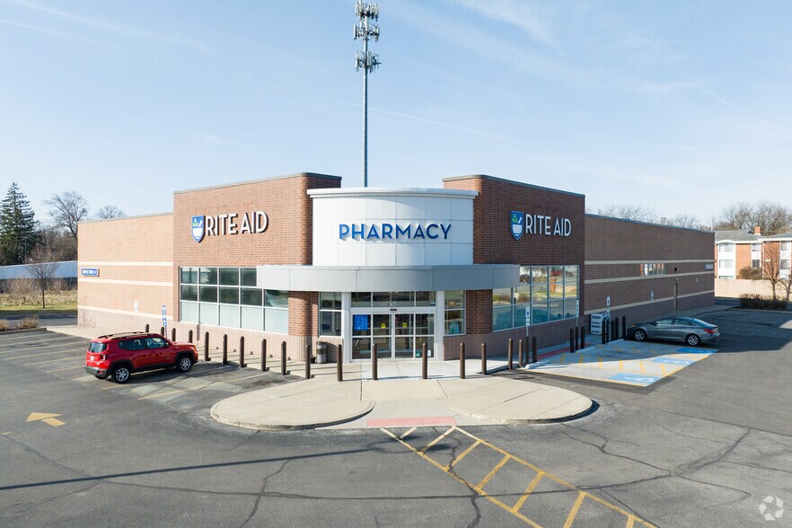 Primary Photo Of 5765 Secor Rd, Toledo Drugstore For Sale