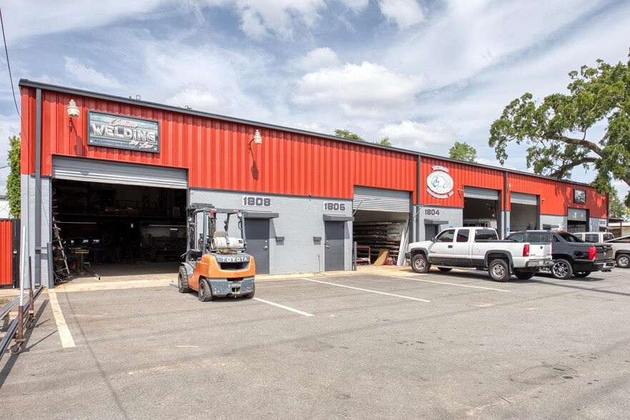 More Photos Of 1800 S Division Ave, Orlando Warehouse For Sale
