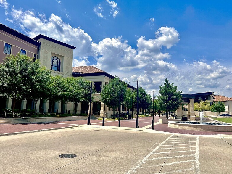 More Photos Of 99 Main St, Colleyville Storefront Retail Office For Lease