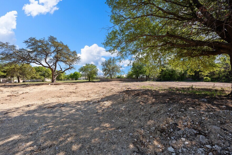 More Photos Of 720 N New Rd, Waco Land For Sale