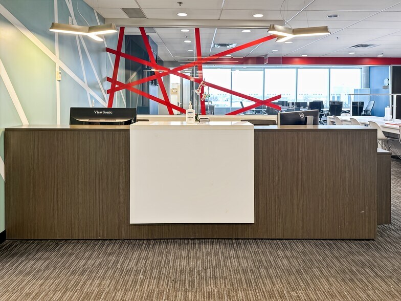 More Photos Of 3055 Saint-Martin Boulevard West, Laval Coworking Space
