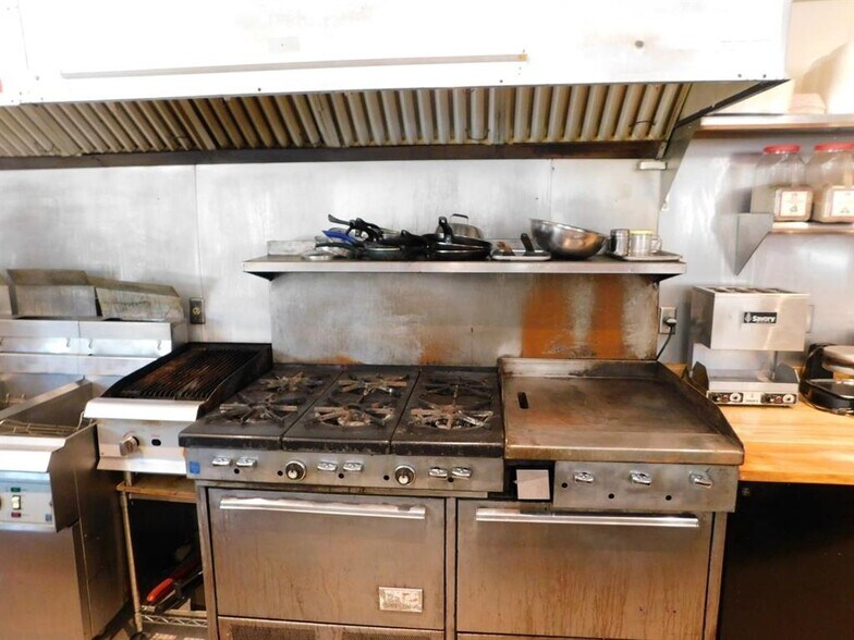 More Photos Of 200 S Fulton St, Princeton Restaurant For Sale