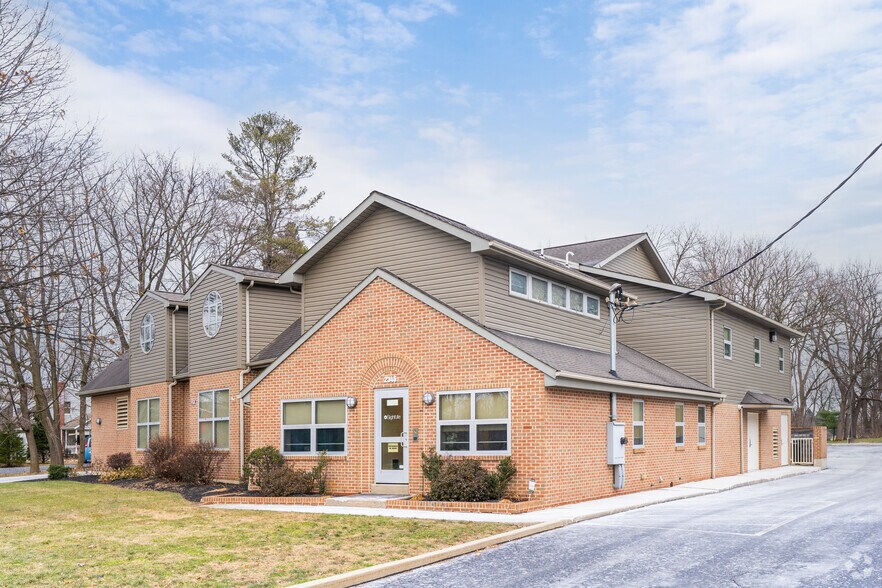 Primary Photo Of 2346 Jacksonville Rd, Bethlehem Medical For Sale