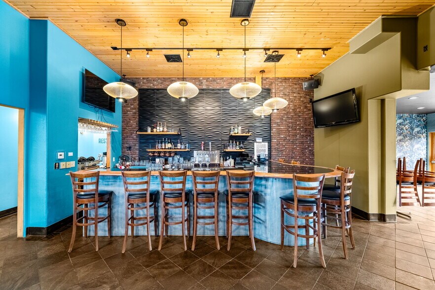 More Photos Of 701 E 2nd Ave, Durango Showroom For Lease