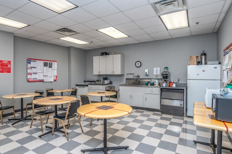 More Photos Of 5015 Woods Crossing Rd, Montgomery Office For Sale