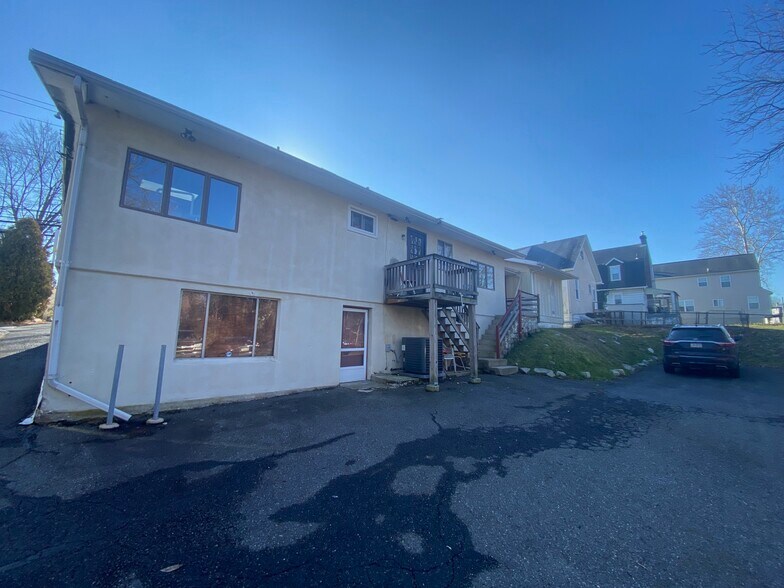 More Photos Of 130 E Brookhaven Rd, Brookhaven Medical For Sale