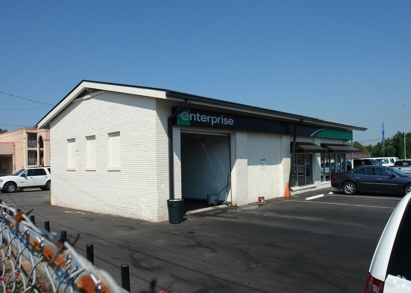 Primary Photo Of 2641 Wesley Chapel Rd, Decatur Freestanding For Sale