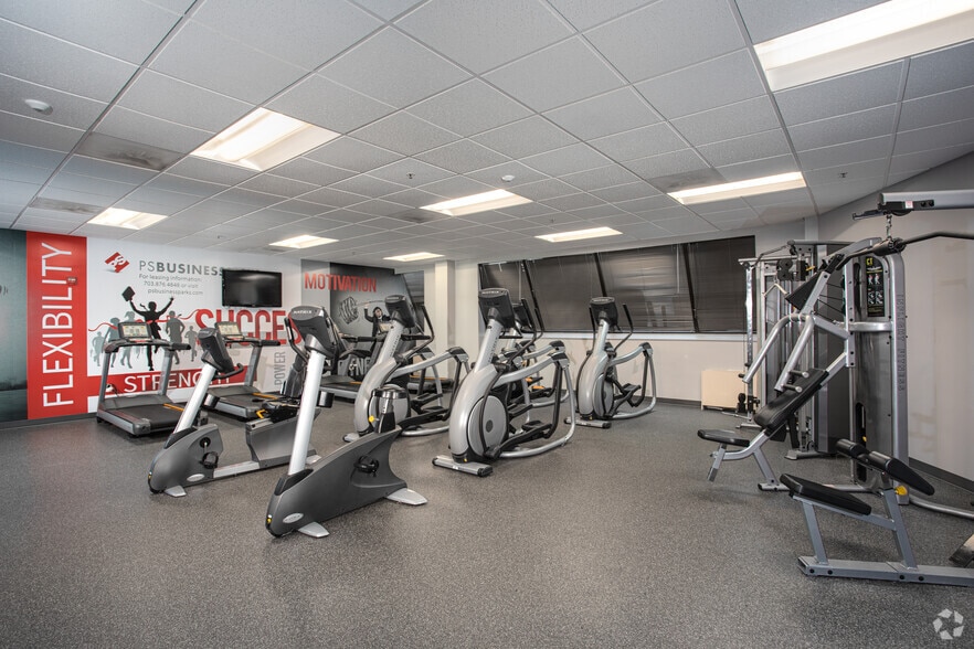 More Photos Of 7927 Jones Branch Dr, McLean Unknown For Lease