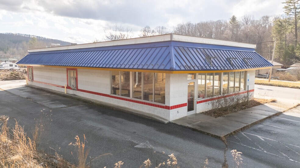 More Photos Of 14109 Highway 226 S, Spruce Pine General Retail For Sale