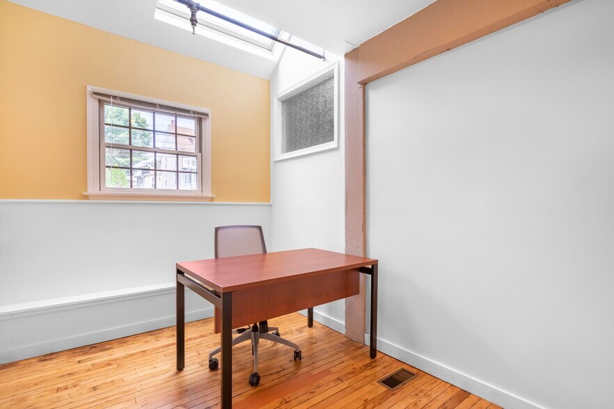 More Photos Of 196 W Ashland St, Doylestown Coworking Space