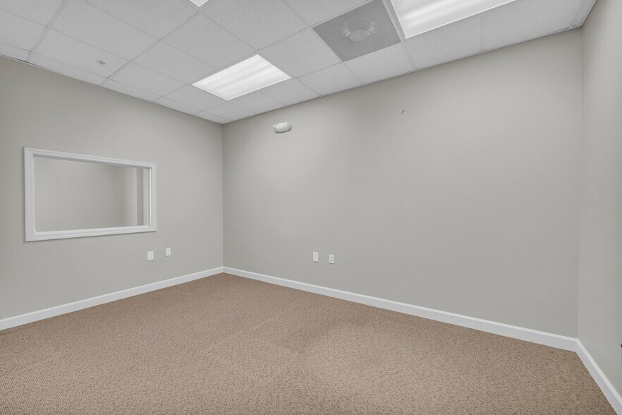 More Photos Of 40 Chamisa Rd, Covington Distribution For Lease