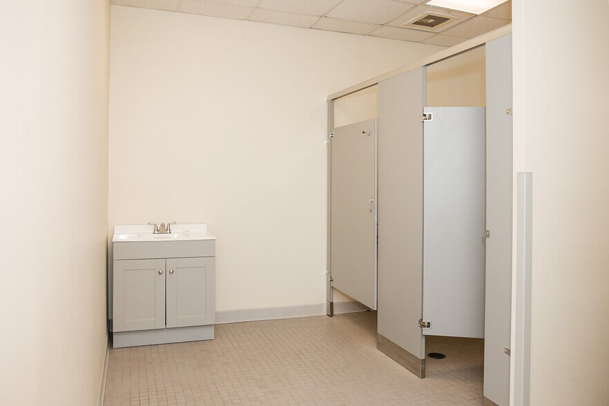 More Photos Of 101B Villa Dr, Daphne Medical For Lease