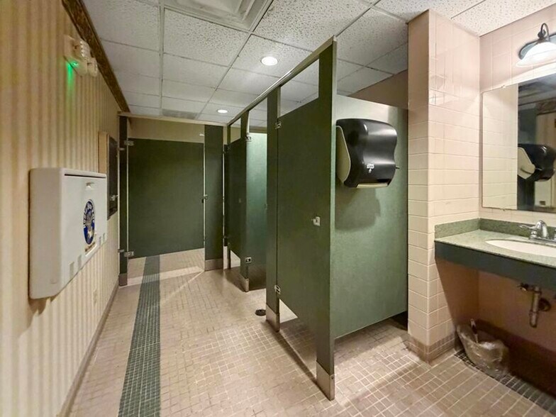 More Photos Of 3080 Colony Blvd, Leesville Hotel For Sale