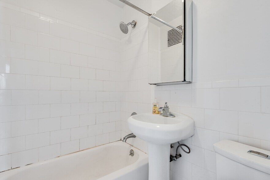 More Photos Of 324 Park Pl, Brooklyn Apartments For Sale