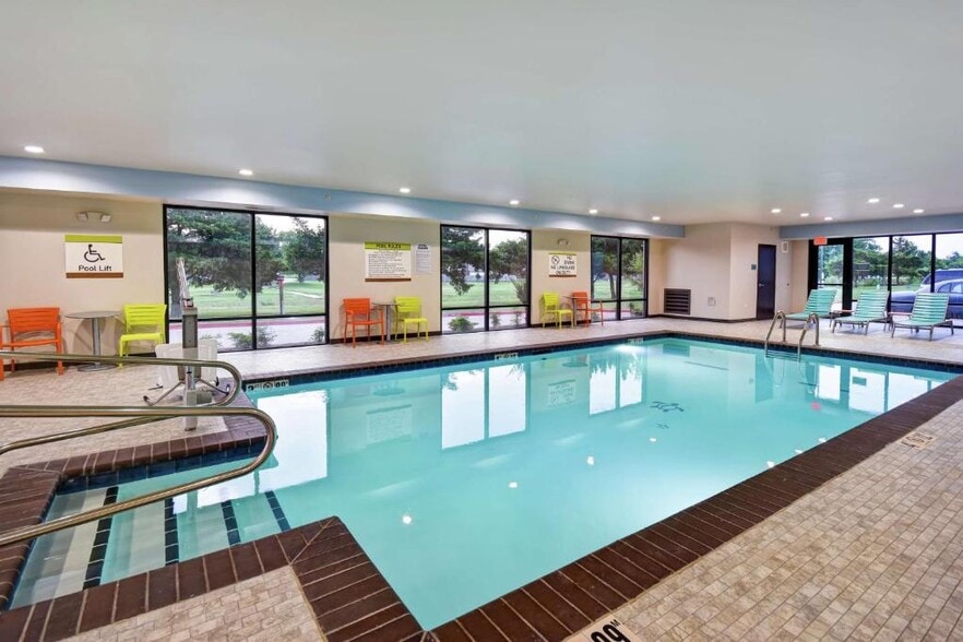 More Photos Of 1528 SW 27th St, El Reno Hotel For Sale