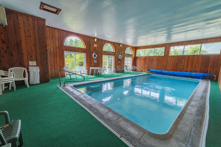 More Photos Of 6 Abroad Rd, West Dover Hotel For Sale