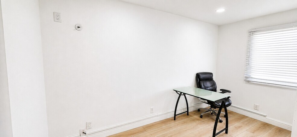 More Photos Of 4516 W Charleston Blvd, Las Vegas Freestanding For Sale