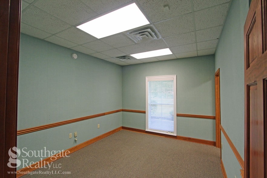 More Photos Of 1700 S 28th Ave, Hattiesburg Freestanding For Lease