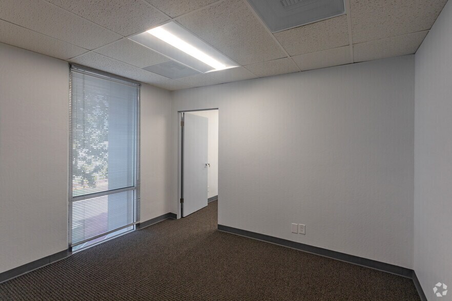 More Photos Of 2910-2960 Scott Blvd, Santa Clara Light Distribution For Lease