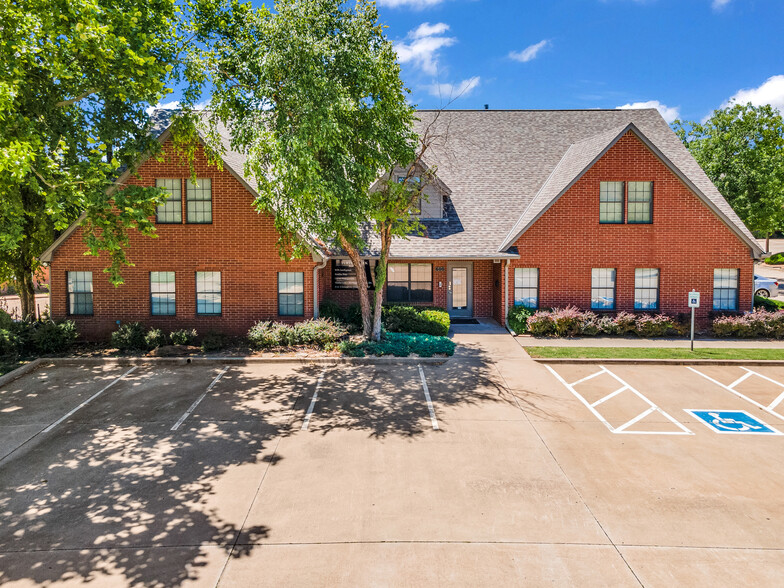 Primary Photo Of 1900 E 15th St, Edmond Office For Lease