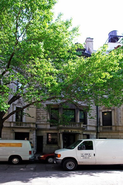 More Photos Of 307 W 91st St, New York Specialty For Lease