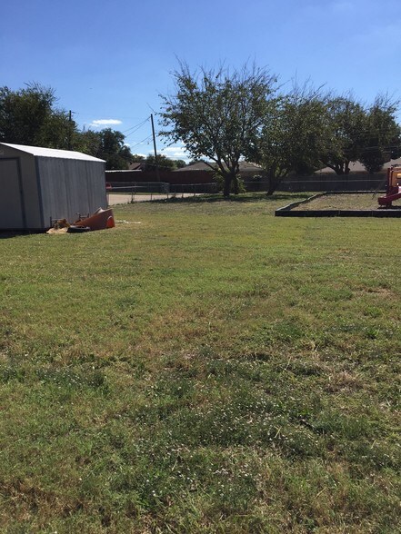 More Photos Of 900 E Belt Line Rd, DeSoto Daycare Center For Sale