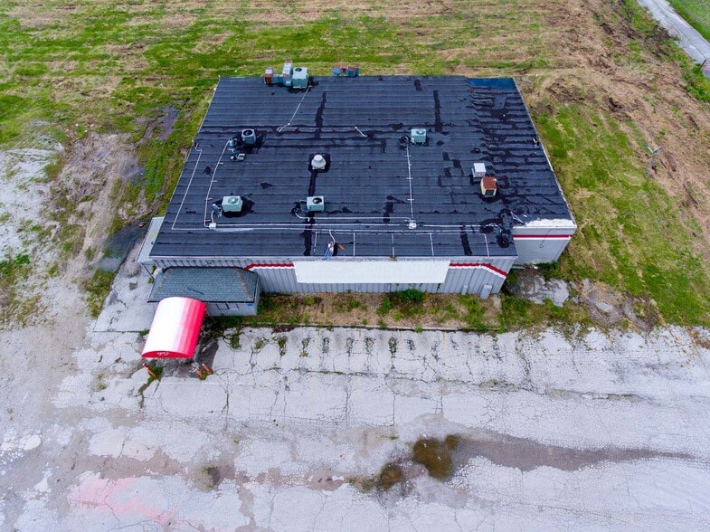 Primary Photo Of 60 Four Corners Ln, Centreville Bar For Sale