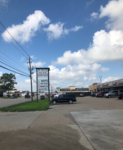 More Photos Of 7101-7127 Spencer Hwy, Pasadena Unknown For Lease