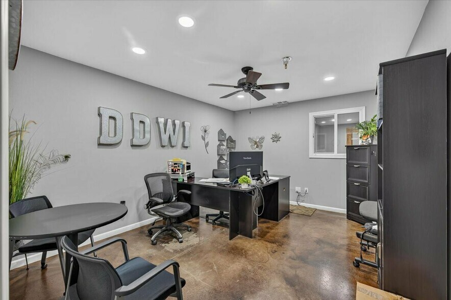 More Photos Of 149 Ashland ave, Lindsay Industrial For Sale