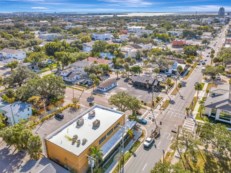 More Photos Of 122 S Howard Ave, Tampa Restaurant For Lease