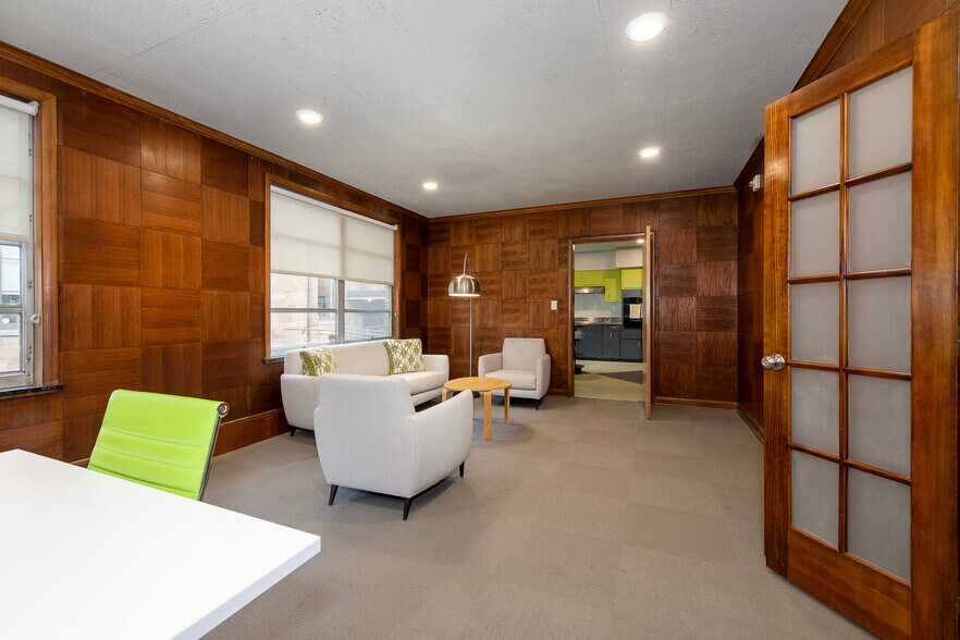 More Photos Of 2425 W 11th St, Cleveland Office For Lease