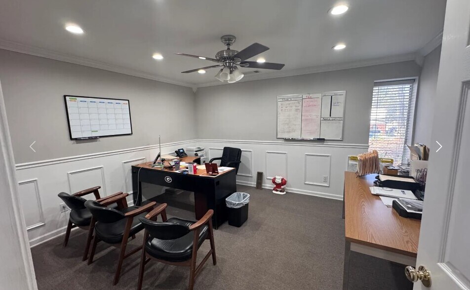 More Photos Of 7843 Conners Rd, Winston Showroom For Sale