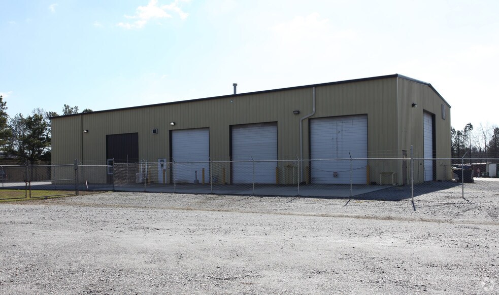 More Photos Of 774 McFarland Pky, Alpharetta Warehouse For Lease