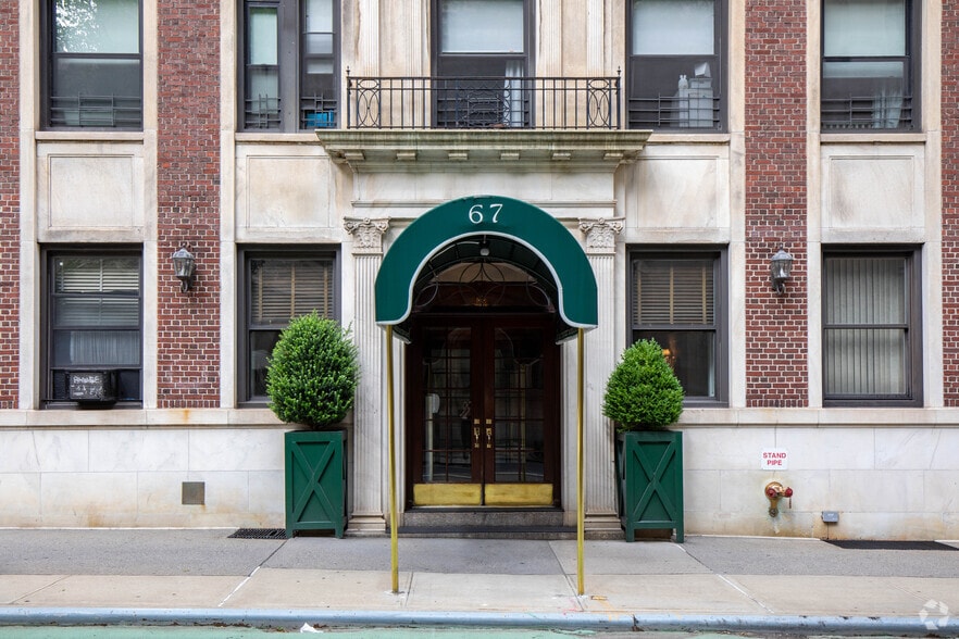 More Photos Of 67 Park Ave, New York Apartments For Sale