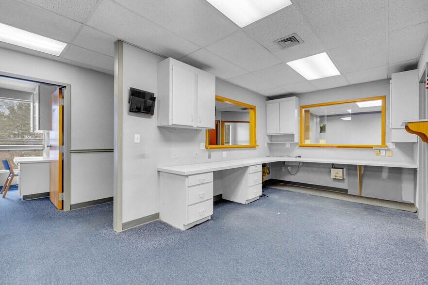 More Photos Of 60 Westwood Ave, Waterbury Medical For Sale