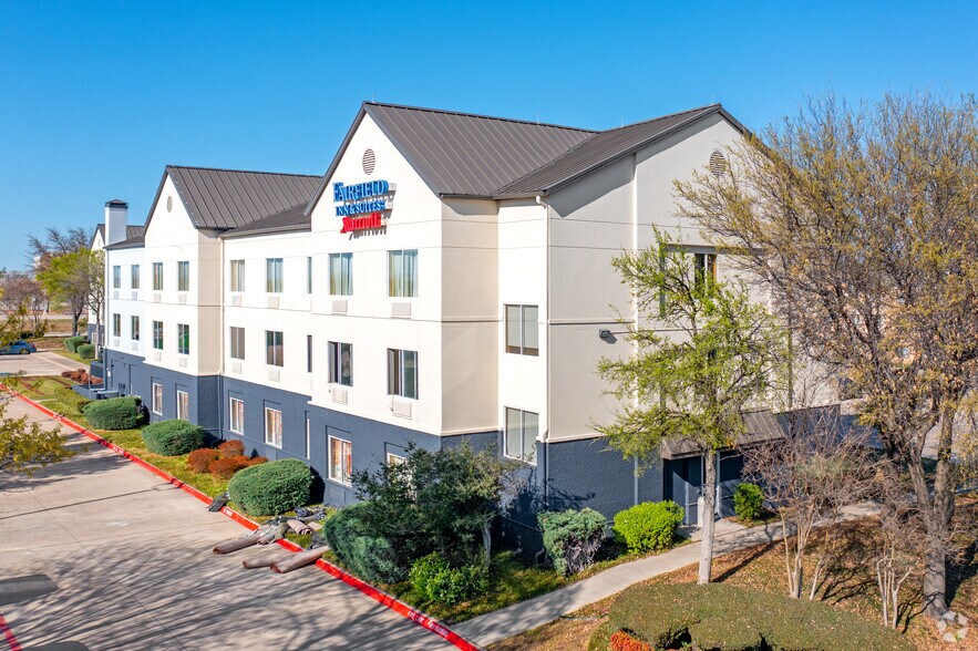 Primary Photo Of 3701 NE Loop 820, Fort Worth Hotel For Sale