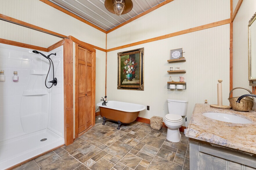 More Photos Of 80 S Sauty Rd, Guntersville Lodge Meeting Hall For Sale