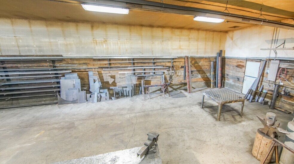 More Photos Of 6101 S 2nd St, Tetonia Service For Sale