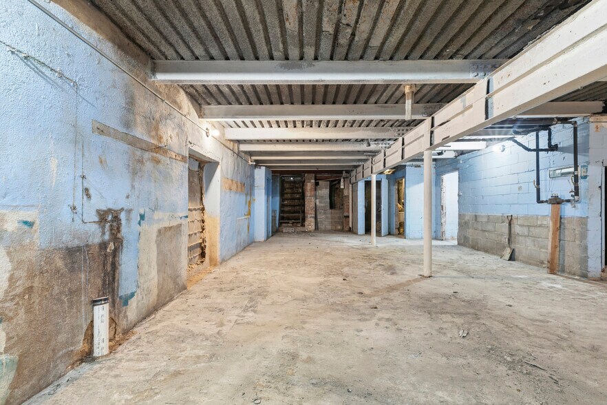 More Photos Of 527 Ninth Ave, New York Apartments For Lease