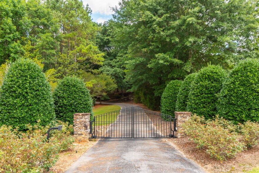 More Photos Of 565 Owens Gin Rd NE, Calhoun Lodge Meeting Hall For Sale