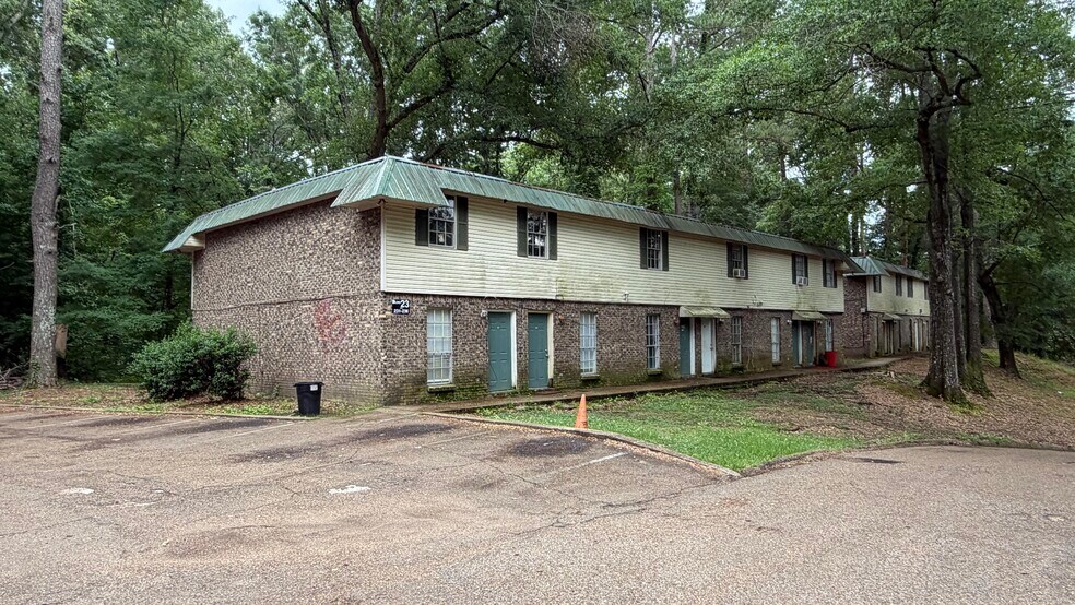 Primary Photo Of 320 Fisher Ferry Rd, Vicksburg Apartments For Sale