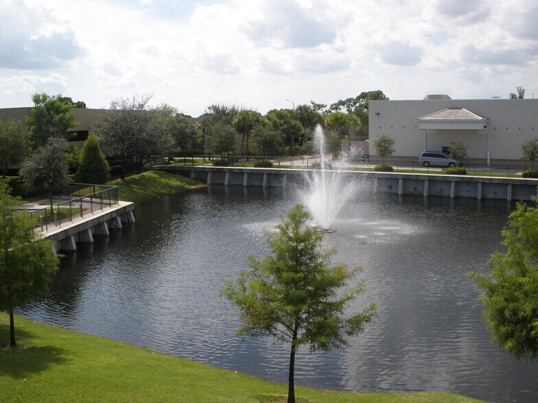 More Photos Of 8100-8110 Royal Palm Blvd, Coral Springs Medical For Lease