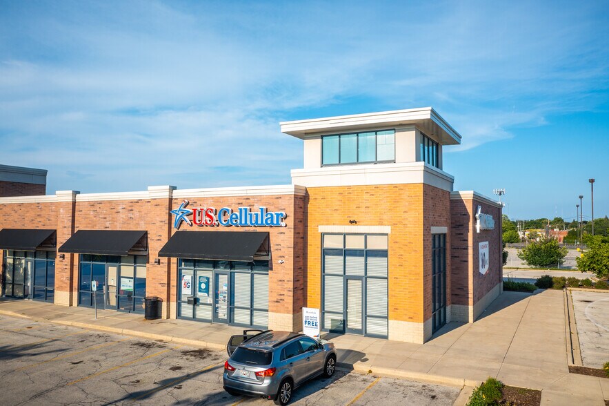 More Photos Of 5700 W Capitol Dr, Milwaukee Unknown For Lease