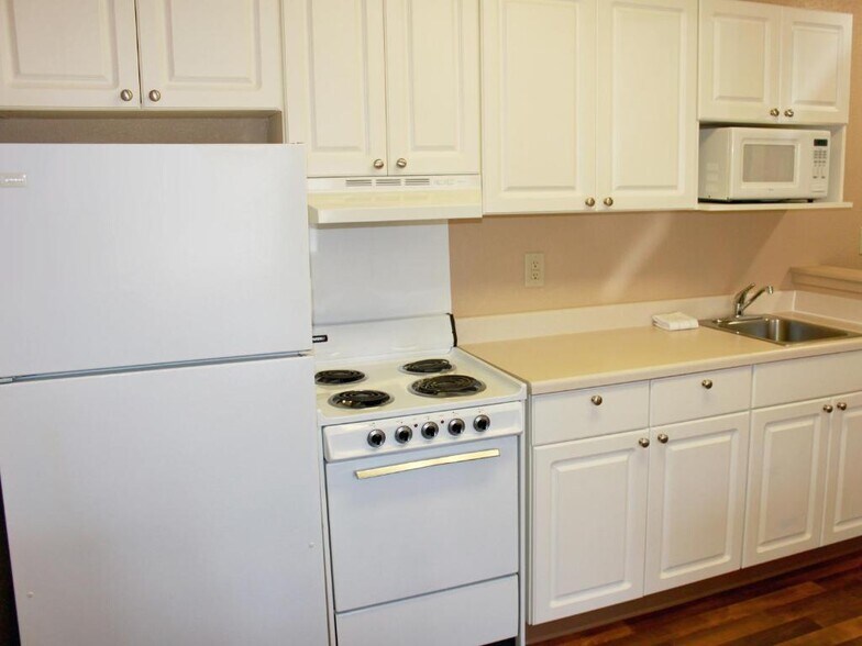 More Photos Of 572 E Beasley Rd, Jackson Hotel For Sale