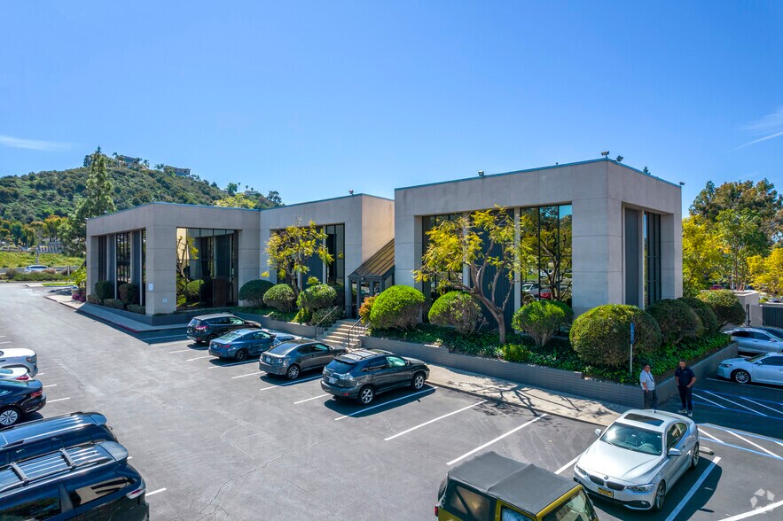 More Photos Of 3636 Camino del Rio N, San Diego Office For Lease