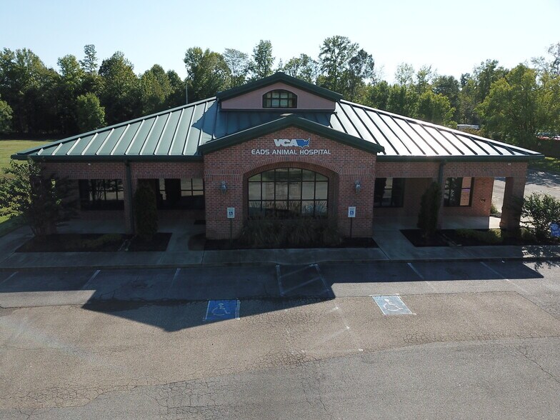 Primary Photo Of 3210 Cypress Ridge Dr, Eads Veterinarian Kennel For Sale