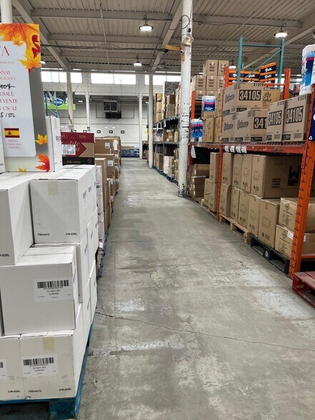 More Photos Of 310 Boul Crémazie O, Montréal Industrial For Sale