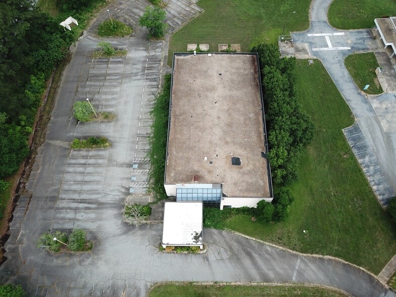 More Photos Of 60 Hospital, Newnan Office For Sale